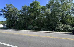 36 Lake Parkway, Webster, MA 01570