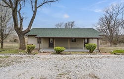 769 E Dade 172, Everton, MO 65646
