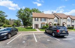 6 Revere Court, Jackson, NJ 08527