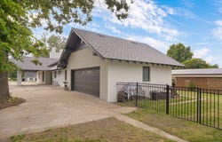 304 S Elliott Avenue, Aurora, MO 65605