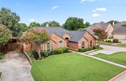 36 W Hillside Place, Trophy Club, TX 76262