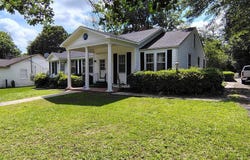 406 Thames St, Manning, SC 29102