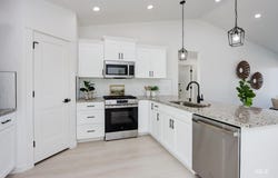 958 Sierra St, Vale, OR 97918