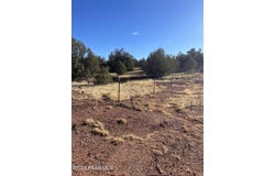 33395 W Lago Circle, Seligman, AZ 86337