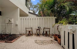9885 Fairway Cove Ln, Plantation, FL 33324