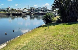 535 LINDLEY TERRACE, PORT CHARLOTTE, FL 33952