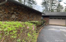 101 LAKEMONT Drive, Flat Rock, NC 28731