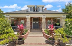 2907 Monties Lane, Arlington, TX 76015