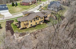 1735 Creek Wood, Dubuque, IA 52003