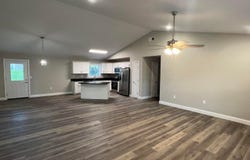 453 Hinch Mountain View Rd, Crossville, TN 38555