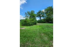 300 E Davitt St, Eagle Lake, TX 77434