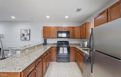 130 E Longview Street, Chapel Hill, NC 27516