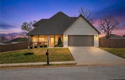 1040 Harrison Street, Pea Ridge, AR 72751