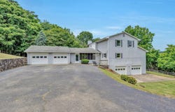5300 ROCK HILL DR, Roanoke, VA 24014