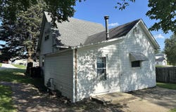 1701 Court Avenue, Chariton, IA 50049