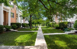 758 Hanbury Drive, Des Plaines, IL 60016