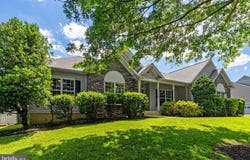 700 FOX CHASE ST, WARRENTON, VA 20186