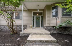 11 Ruffin Court, Tinton Falls, NJ 07724