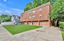 36-11 Utopia Parkway, Flushing, NY 11358