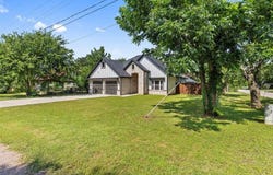 300 College Street, Joshua, TX 76058