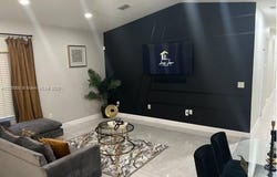 933 NW 2nd Ave, Fort Lauderdale, FL 33311