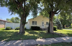 927 Drake Avenue, Centerville, IA 52544