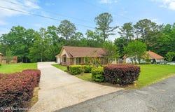 623 Cherry Lane, Laurel, MS 39440