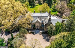 220 RAVENSCLIFF RD, WAYNE, PA 19087