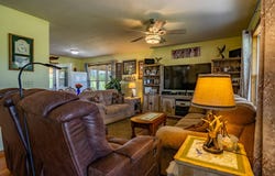 6350 SE Sanders Road, Cameron, MO 64429