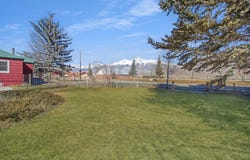 402 E Custer St, Mackay, ID 83251