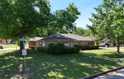 5807 S 83rd Pl, Tulsa, OK 74145