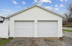 516 E 4th St, Vinton, IA 52349