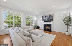 218 BRADDOCK ST, CHARLES TOWN, WV 25414