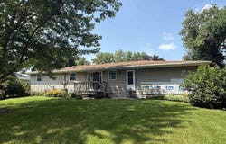 312 6Th Avenue W, Swea City, IA 50590