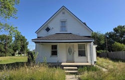 1317 W Indiana Avenue, South Bend, IN 46613-1627