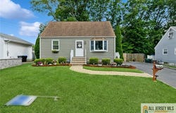 5 Channing Road, East Brunswick, NJ 08816