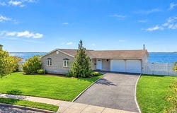 41 Shore Drive W, Copiague, NY 11726