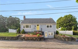 1 Adelaide Avenue, Bristol, RI 02809