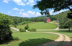 2557 Schisandra Ln, Cosby, TN 37722