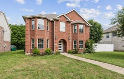 746 Cedarwood Drive, Cedar Hill, TX 75104
