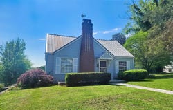 510 E Ash St, LaFollette, TN 37766
