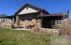 201 W Broadway, ATHENS, WV 24712