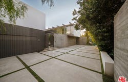 15520 Hamner Dr, Los Angeles, CA 90077