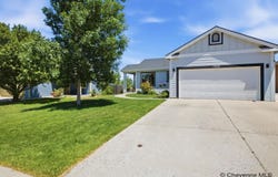 1509 SUMMERSET DR, Cheyenne, WY 82001