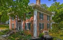 1130 Squirewood Way, Dandridge, TN 37725