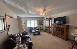 1606 13th Avenue, Belle Plaine, IA 52208
