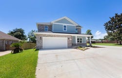 2041 Grayson Dr, Navarre, FL 32566