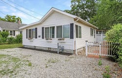 10 Barnes Street, Wareham, MA 02571