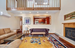 111 Sunset Ridge Drive, Hawley, PA 18428