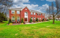 489 Leverett Lane, Highland Heights, OH 44143